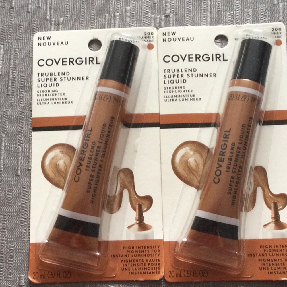 CLEARANCE COVERGIRL TruBlend Super Stunner Liquid Strobe Highlighter